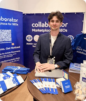 Cofondateur de Collaborator sur le stand de l’entreprise lors du Baltic-Nordic SEO Summit 2026.